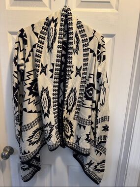 H&M Divided Navy & White Aztec Open-Front Cardigan